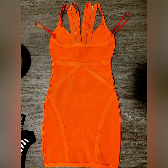 [XS] BEBE Double V Bandage Dress - Picture 2 of 2